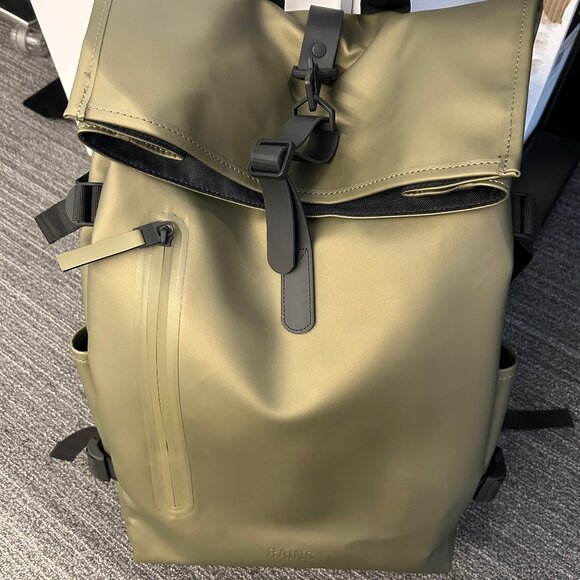 NWOT Rains Rolltop Rucksack Large in Revel (Green) Color main image 4